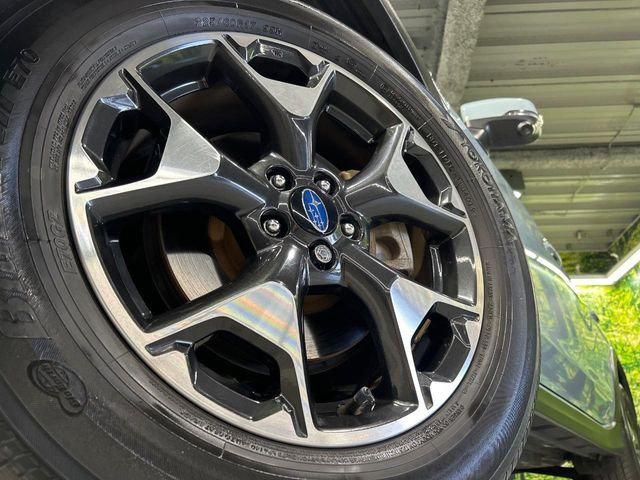�y����17�C���`�A���~�z�C�[���z�O�ςɃ}�b�`���������A���~�z�C�[���𑕒����Ă���܂��B�e��ЊO�A���~�z�C�[����A�X�^�b�h���X�^�C�����戵�����Ă���܂��B���񂲑��k����������