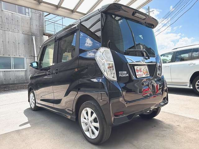 ���X�ł͌y�����Ԃ��畁�ʎԂ܂ŕ��L���I�[�����[�J�[�̎Ԏ�E�F�E�O���[�h��L�x�ɑ����Ă���܂��B