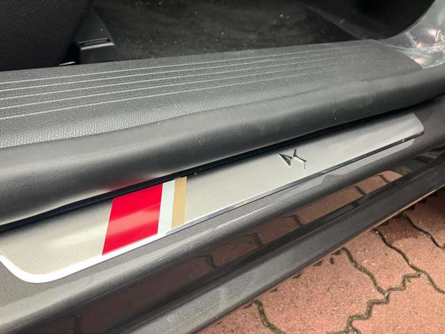 DS4パフォーマンス ライン E-TENSE