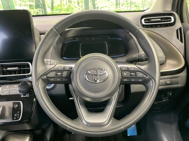 【ステアリングスイッチ】運転中、前方から目線をそらすことなく、オーディオ等の操作が可能な便利機能!安心&快適なドライブを演出してくれます♪