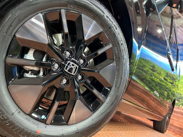 �y����16�C���`�A���~�z�C�[���z�O�ςɃ}�b�`���������A���~�z�C�[���𑕒����Ă���܂��B�e��ЊO�A���~�z�C�[����A�X�^�b�h���X�^�C�����戵�����Ă���܂��B���񂲑��k����������
