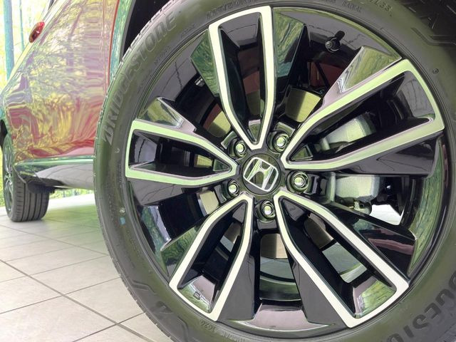 �y����18�C���`�A���~�z�C�[���z�O�ςɃ}�b�`���������A���~�z�C�[���𑕒����Ă���܂��B�e��ЊO�A���~�z�C�[����A�X�^�b�h���X�^�C�����戵�����Ă���܂��B���񂲑��k����������