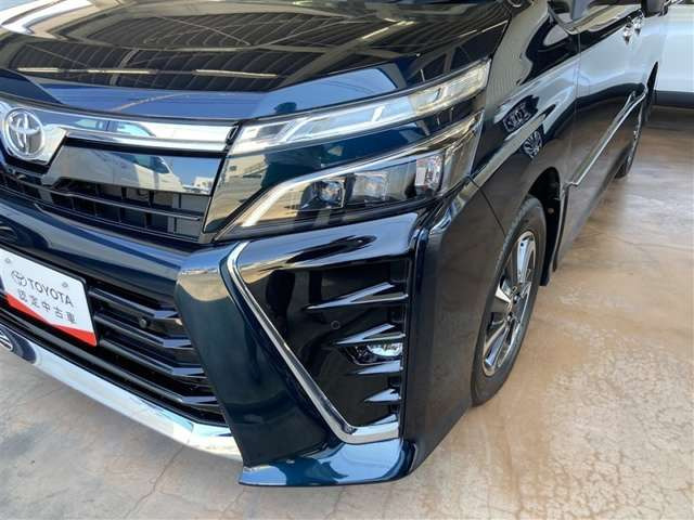 ヴォクシー2.0 ZS 煌III 4WD
