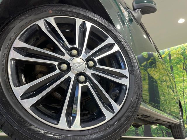 �y����15�C���`�A���~�z�C�[���z�O�ςɃ}�b�`���������A���~�z�C�[���𑕒����Ă���܂��B�e��ЊO�A���~�z�C�[����A�X�^�b�h���X�^�C�����戵�����Ă���܂��B���񂲑��k����������