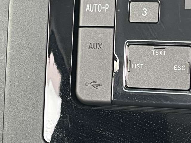 USB�AAUX�ڑ��\!
