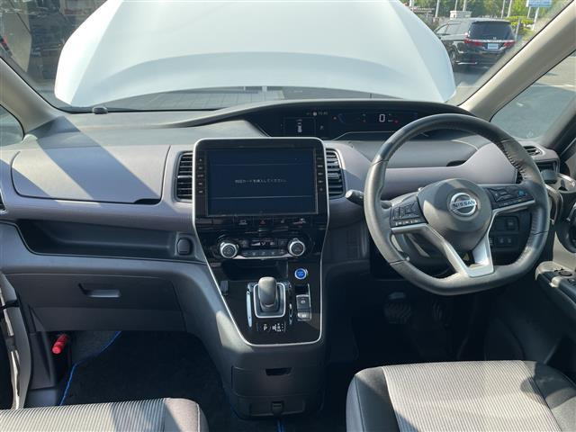 セレナ1.2 e-POWER ハイウェイスターV
