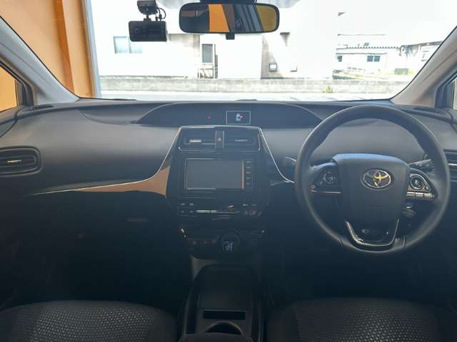 プリウス1.8 S