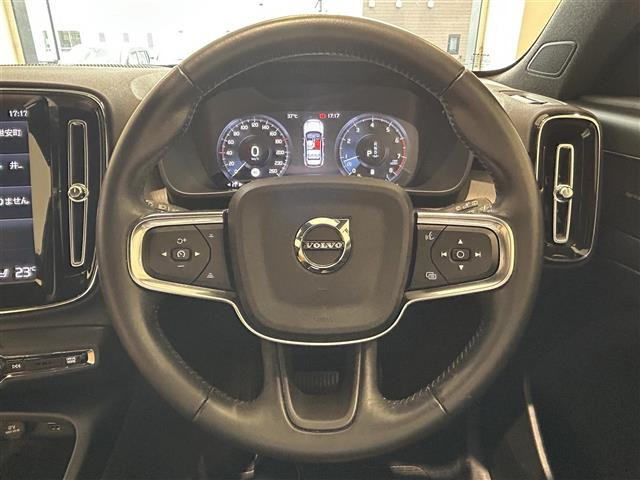 XC40B4 AWD インスクリプション 4WD