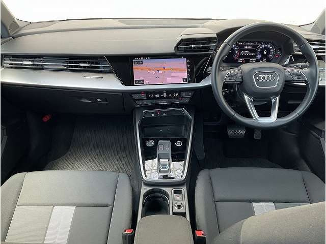A3セダン30 TFSI アドバンスド