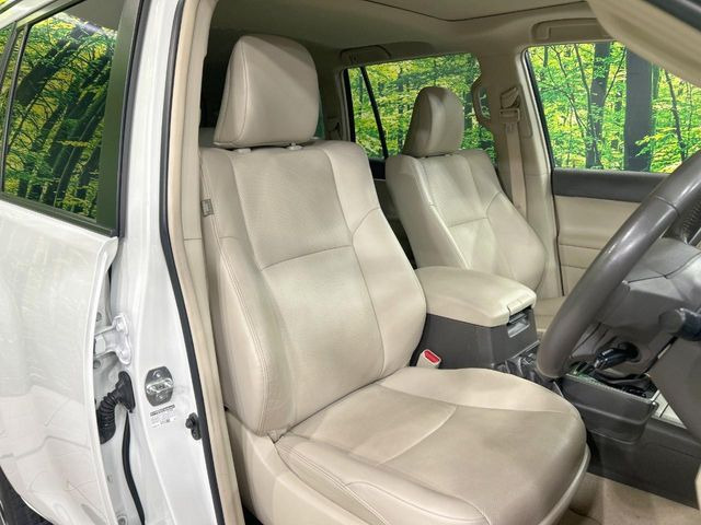 【シートヒーター&ベンチレーション】夏場は涼しい風でお尻や背中の熱やムレを防ぎ、冬はエアコンよりも早く温まってポカポカに!季節を問わず快適に過ごせます。