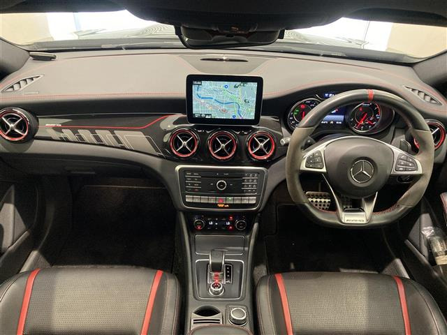 GLAクラスAMG GLA45 4マチック 4WD