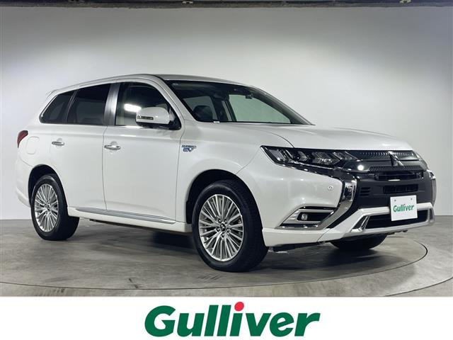 アウトランダーPHEV2.4 G プラスパッケージ 4WD