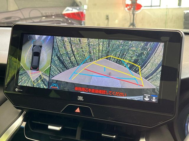 【パノラミックビューモニター】専用のカメラにより、上から見下ろしたような視点で360度クルマの周囲を確認することができます☆死角部分も確認しやすく、狭い場所での切り返しや駐車もスムーズに行えます。