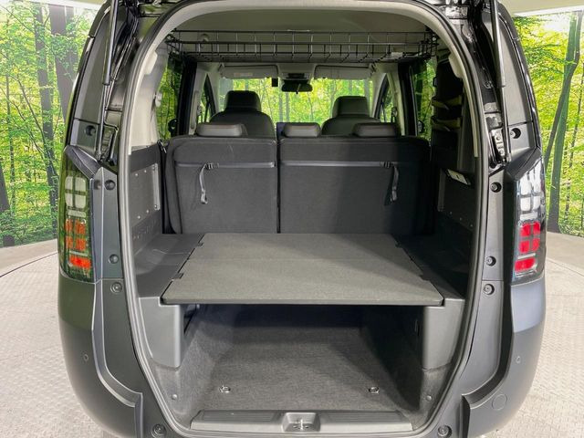 普段のお買い物や通勤、送迎等に十分な荷室スペースを確保しております。セカンドシートを倒すと、大きな荷物の積載も可能です♪
