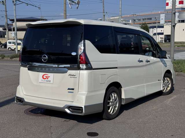 セレナ2.0 ライダー プロパイロットエディション 4WD