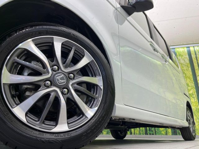 �y����14�C���`�A���~�z�C�[���z�O�ςɃ}�b�`���������A���~�z�C�[���𑕒����Ă���܂��B�e��ЊO�A���~�z�C�[����A�X�^�b�h���X�^�C�����戵�����Ă���܂��B���񂲑��k����������