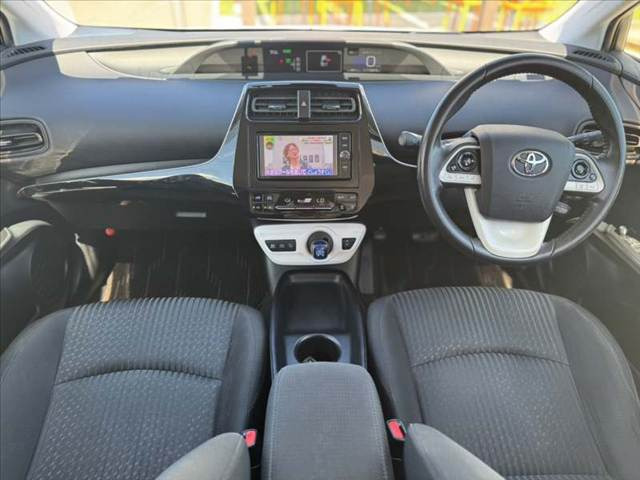 プリウス1.8 S セーフティ プラス