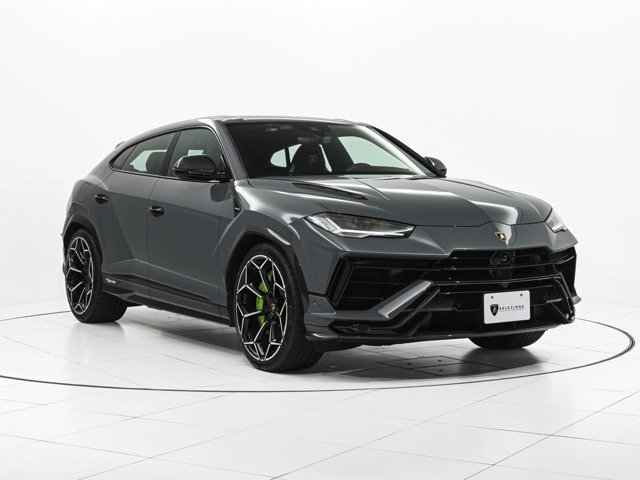 ウルスペルフォルマンテ 4WD