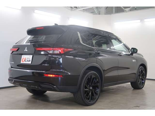 アウトランダーPHEV 2.4 ブラック エディション 4WD