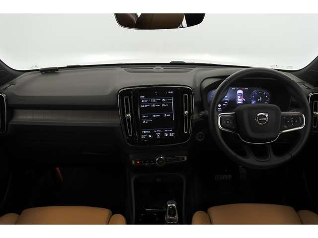 XC40B4 AWD インスクリプション 4WD