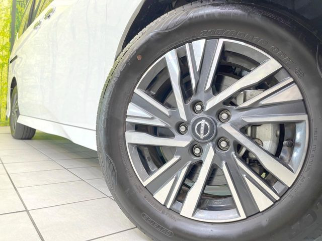�y����16�C���`�A���~�z�C�[���z�O�ςɃ}�b�`���������A���~�z�C�[���𑕒����Ă���܂��B�e��ЊO�A���~�z�C�[����A�X�^�b�h���X�^�C�����戵�����Ă���܂��B���񂲑��k����������