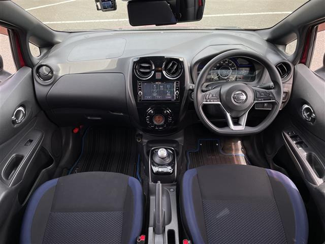 ノート1.2 e-POWER X ブラックアロー