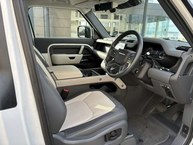 ディフェンダー90 Xダイナミック HSE 3.0L D350 ディーゼル 4WD