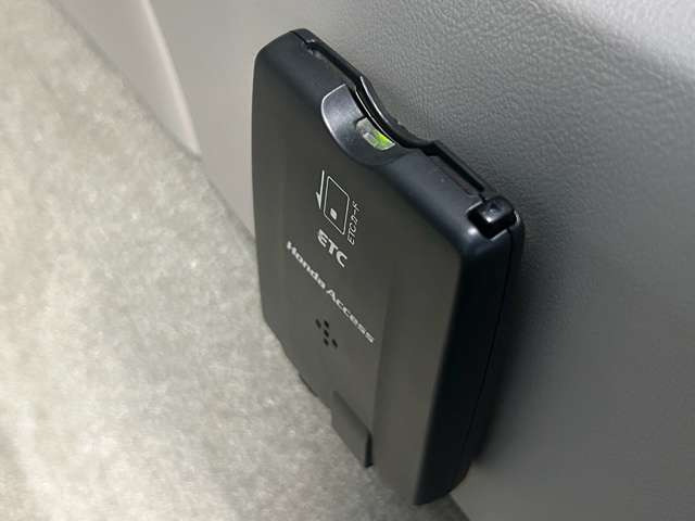 【ETC】装備済み☆長距離ドライブの必需品!高速道路の料金所も楽々通過できますね♪
