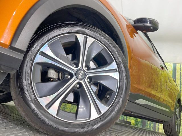 �y����17�C���`�A���~�z�C�[���z�O�ςɃ}�b�`���������A���~�z�C�[���𑕒����Ă���܂��B�e��ЊO�A���~�z�C�[����A�X�^�b�h���X�^�C�����戵�����Ă���܂��B���񂲑��k����������
