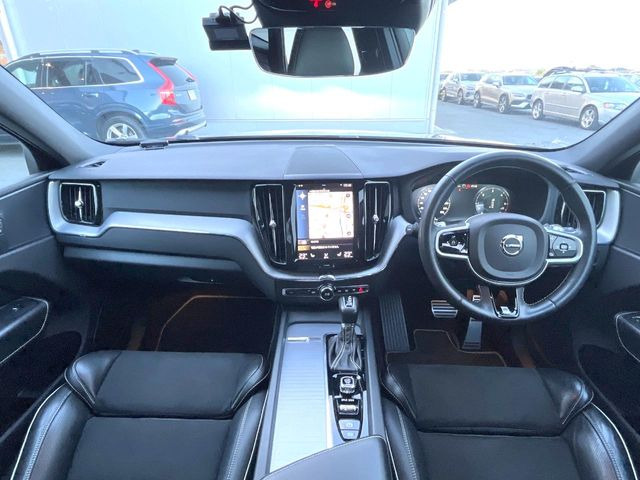 XC60D4 AWD Rデザイン ディーゼル 4WD
