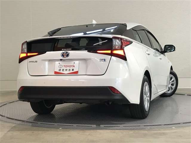 プリウス1.8 S