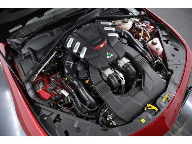 2.9L V�^6�C��DOHC�c�C���^�[�{�A510ps/61.2kgm�A�S��&times;�S��&times;�S��mm 4635&times;1865&times;1435mm�A�ԗ��d�� 1710kg
