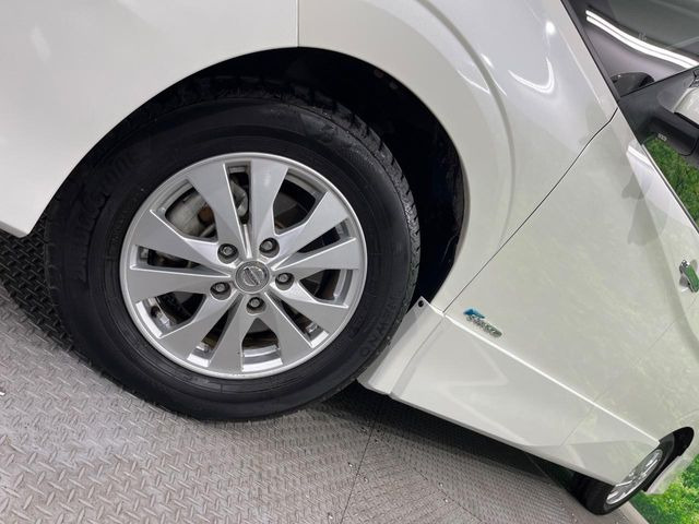 �y�����I�v�V����15�C���`�A���~�z�C�[���z�����I�v�V�����z�C�[���𑕒��B���s���\�̌���ɉ����A�O�ς����X�^�C���b�V���ɂȂ��Ă��܂��B