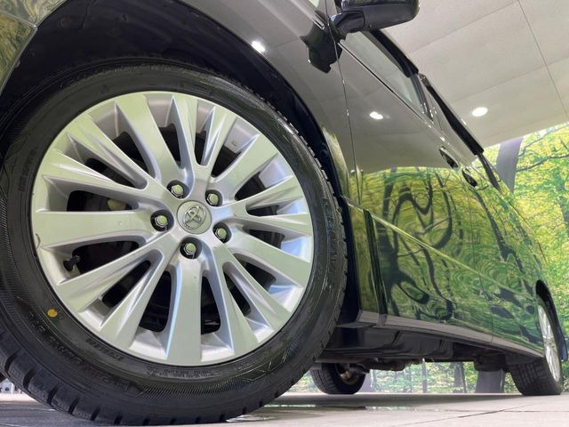 �y����18�C���`�A���~�z�C�[���z�O�ςɃ}�b�`���������A���~�z�C�[���𑕒����Ă���܂��B�e��ЊO�A���~�z�C�[����A�X�^�b�h���X�^�C�����戵�����Ă���܂��B���񂲑��k����������