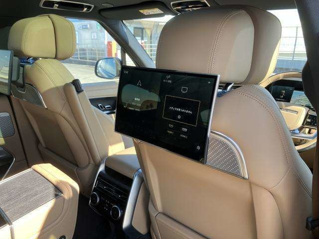 レンジローバーオートバイオグラフィ 3.0L P550e スタンダードホイールベース 4WD