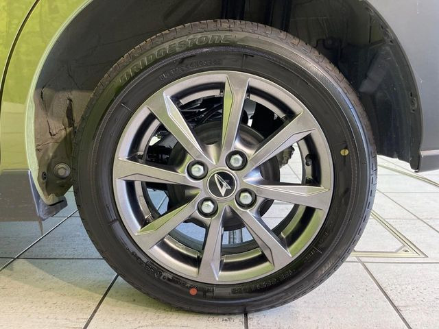�y����14�C���`�A���~�z�C�[���z�O�ςɃ}�b�`���������A���~�z�C�[���𑕒����Ă���܂��B�e��ЊO�A���~�z�C�[����A�X�^�b�h���X�^�C�����戵�����Ă���܂��B���񂲑��k����������