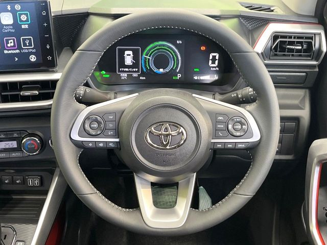 【純正革巻きステアリング】上質な革を使用することで、手にしっかり馴染みとても運転しやすいハンドルです♪