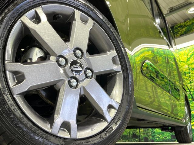 �y����15�C���`�A���~�z�C�[���z�O�ςɃ}�b�`���������A���~�z�C�[���𑕒����Ă���܂��B�e��ЊO�A���~�z�C�[����A�X�^�b�h���X�^�C�����戵�����Ă���܂��B���񂲑��k����������