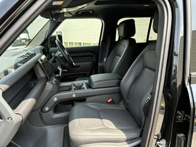 ディフェンダー110 X ダイナミック HSE 3.0L D350 ディーゼル 4WD