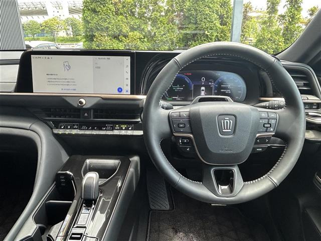 クラウンスポーツ2.5 Z E-Four 4WD