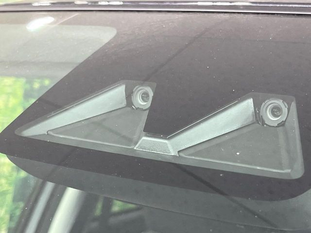 【トヨタセーフティセンス】走行中に前方の車両等を認識し、衝突しそうな時は警報とブレーキで衝突回避と被害軽減をアシスト。より安全にドライブをお楽しみいただけます。