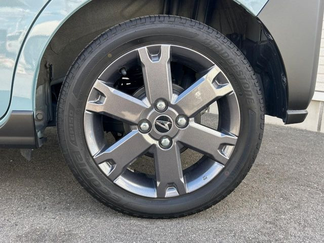 �y����15�C���`�A���~�z�C�[���z�O�ςɃ}�b�`���������A���~�z�C�[���𑕒����Ă���܂��B�e��ЊO�A���~�z�C�[����A�X�^�b�h���X�^�C�����戵�����Ă���܂��B���񂲑��k����������