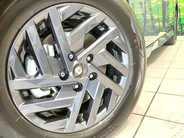 �y����16�C���`�A���~�z�C�[���z�O�ςɃ}�b�`���������A���~�z�C�[���𑕒����Ă���܂��B�e��ЊO�A���~�z�C�[����A�X�^�b�h���X�^�C�����戵�����Ă���܂��B���񂲑��k����������
