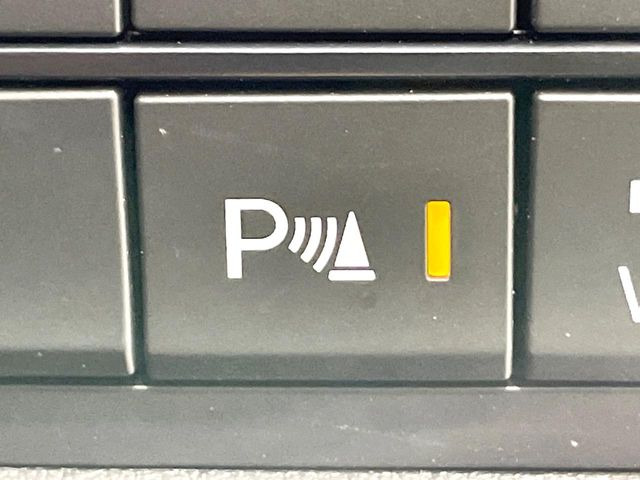 【クリアランスソナー】バンパーに付いたセンサーが障害物を検知!一定の距離に近づくとアラートで教えてくれます♪狭い駐車スペースや車庫入れ時も安心ですね☆