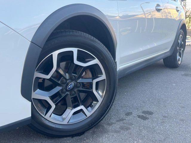 �y����17�C���`�A���~�z�C�[���z�O�ςɃ}�b�`���������A���~�z�C�[���𑕒����Ă���܂��B�e��ЊO�A���~�z�C�[����A�X�^�b�h���X�^�C�����戵�����Ă���܂��B���񂲑��k����������