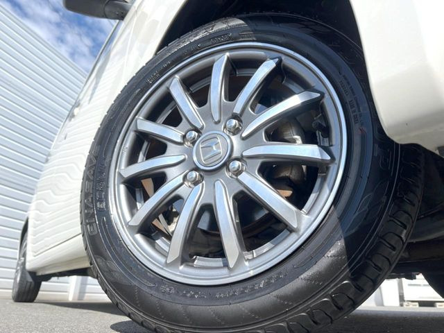 �y����14�C���`�A���~�z�C�[���z�O�ςɃ}�b�`���������A���~�z�C�[���𑕒����Ă���܂��B�e��ЊO�A���~�z�C�[����A�X�^�b�h���X�^�C�����戵�����Ă���܂��B���񂲑��k����������