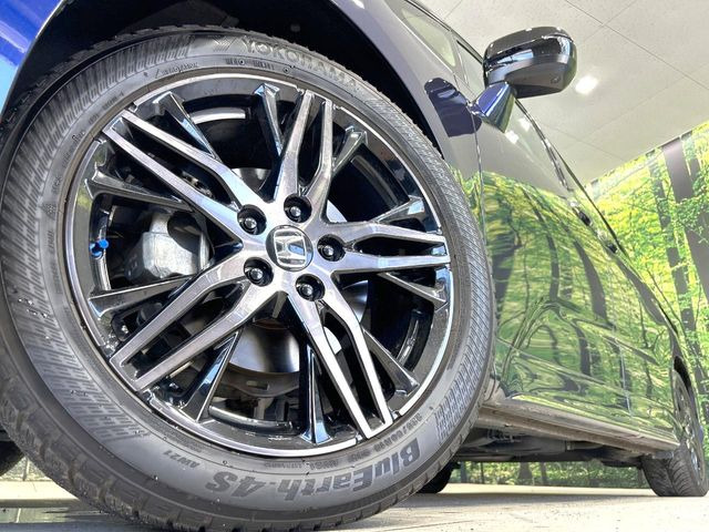 �y����18�C���`�A���~�z�C�[���z�O�ςɃ}�b�`���������A���~�z�C�[���𑕒����Ă���܂��B�e��ЊO�A���~�z�C�[����A�X�^�b�h���X�^�C�����戵�����Ă���܂��B���񂲑��k����������