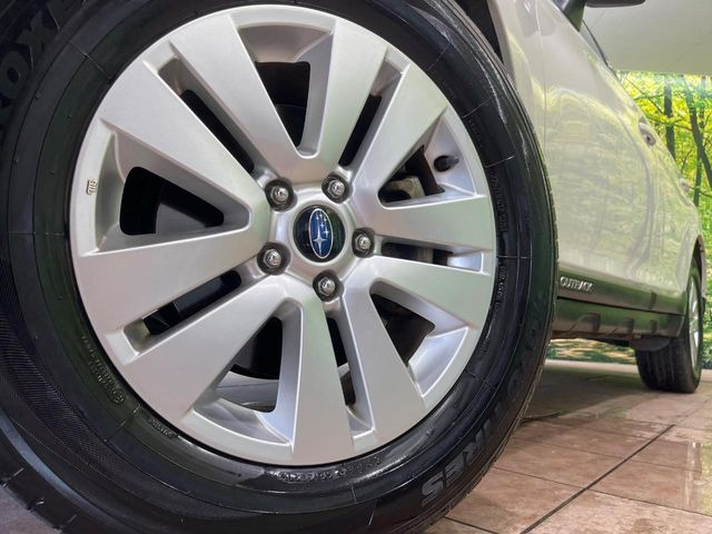 �y����17�C���`�A���~�z�C�[���z�O�ςɃ}�b�`���������A���~�z�C�[���𑕒����Ă���܂��B�e��ЊO�A���~�z�C�[����A�X�^�b�h���X�^�C�����戵�����Ă���܂��B���񂲑��k����������