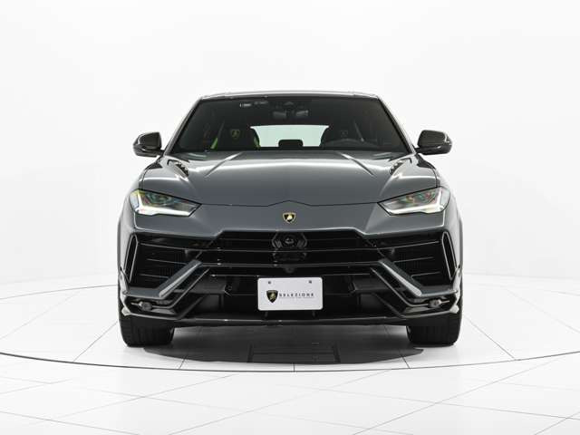 ウルスペルフォルマンテ 4WD