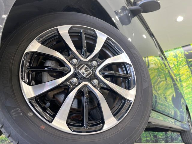 �y����14�C���`�A���~�z�C�[���z�O�ςɃ}�b�`���������A���~�z�C�[���𑕒����Ă���܂��B�e��ЊO�A���~�z�C�[����A�X�^�b�h���X�^�C�����戵�����Ă���܂��B���񂲑��k����������